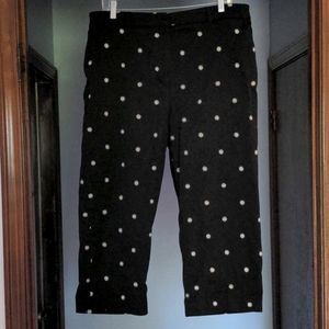 JM Collection Cropped Daisy Embroidered Pants